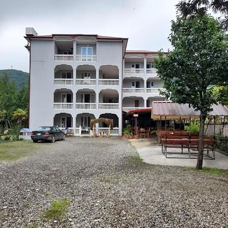 Hotel Beliy Dom Kvariati Zewnętrze zdjęcie
