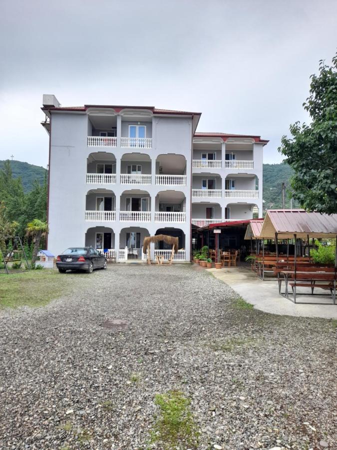 Hotel Beliy Dom Kvariati Zewnętrze zdjęcie