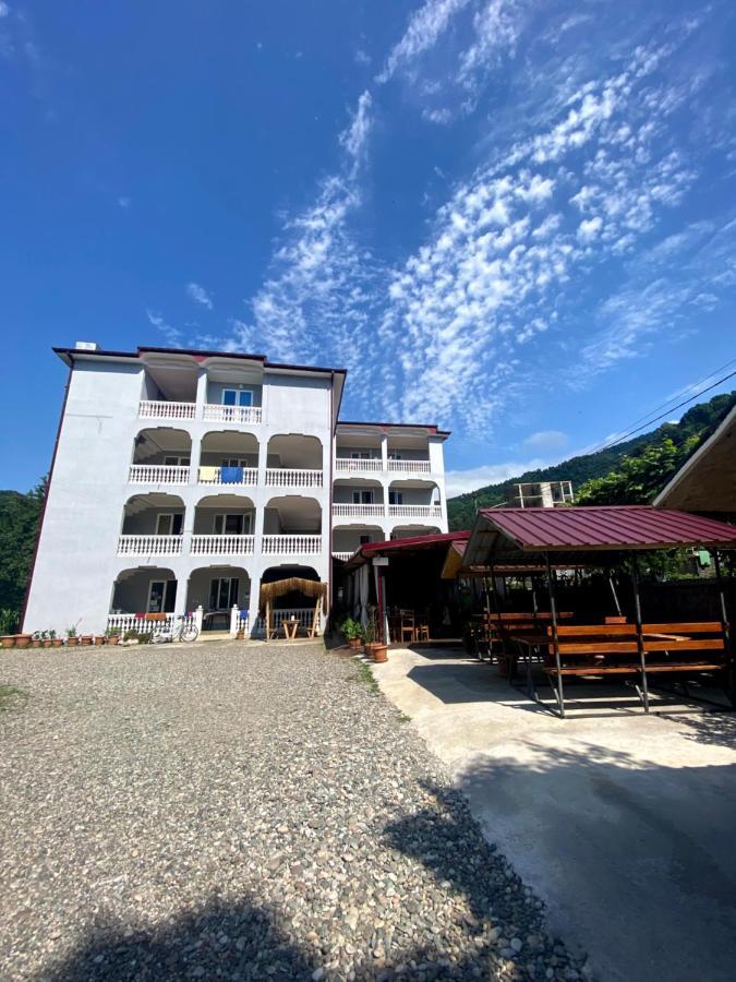 Hotel Beliy Dom Kvariati Zewnętrze zdjęcie