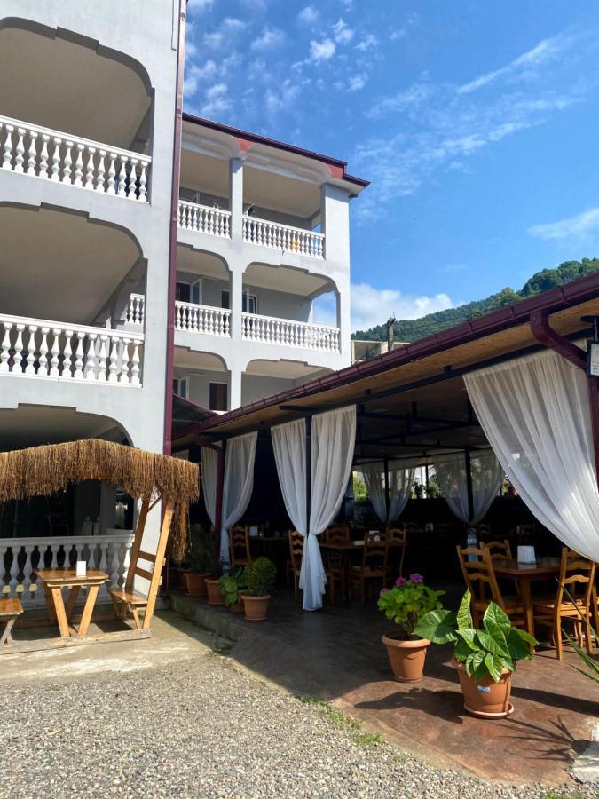 Hotel Beliy Dom Kvariati Zewnętrze zdjęcie