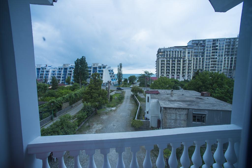Hotel Beliy Dom Kvariati Zewnętrze zdjęcie